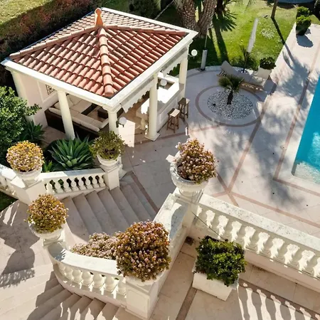 Clementine Villa *